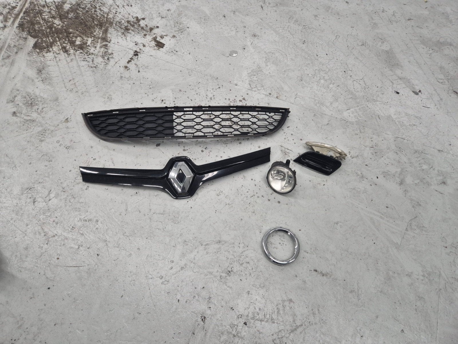 Diverse bumper onderdelen Renault Twingo, Ophalen
