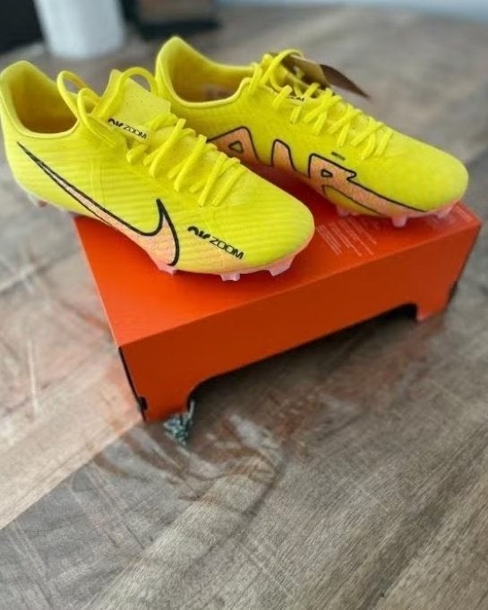 NIEUW Nike voetbalschoenen | maat 39, Maat XS of kleiner, Schoenen, Nieuw, Ophalen of Verzenden