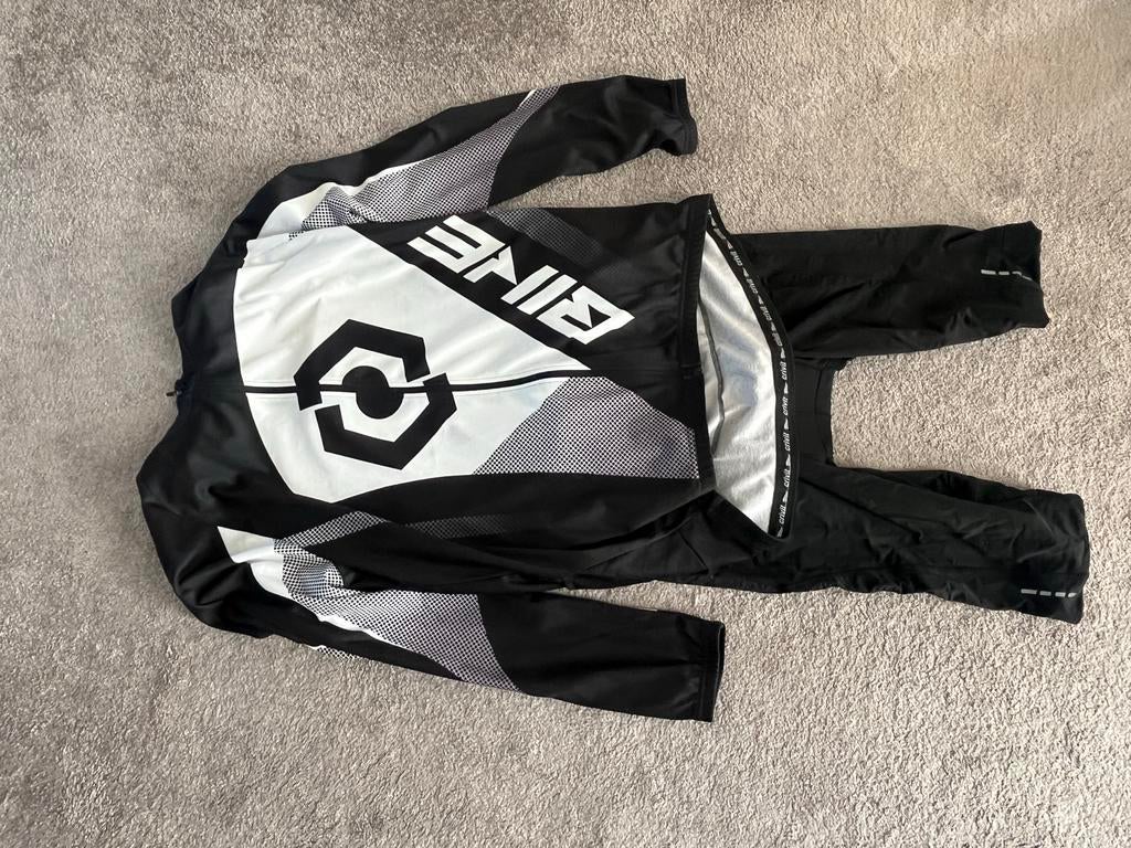 Crivit sportkleding set - shirt en broek, Kleding | Heren, Sportkleding, Ophalen, Zwart, Maat 56/58 (XL), Zo goed als nieuw