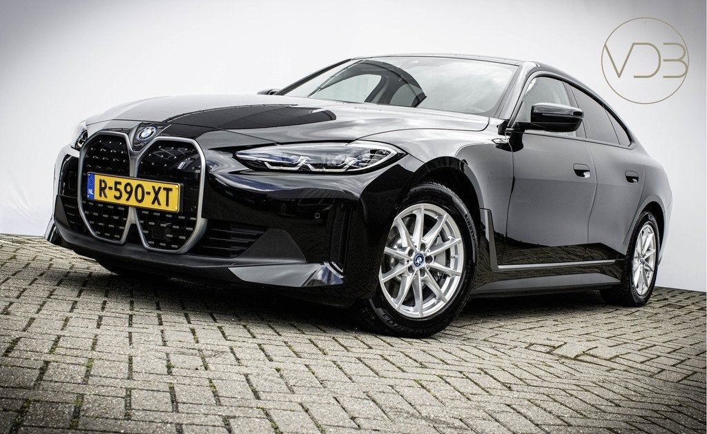 BMW i4 eDrive40 SOH 96,5% 84 kWh Origineel NL 1e Eigenaar, Zwart, Leder en Stof, 1600 kg, Onderhoudsboekje