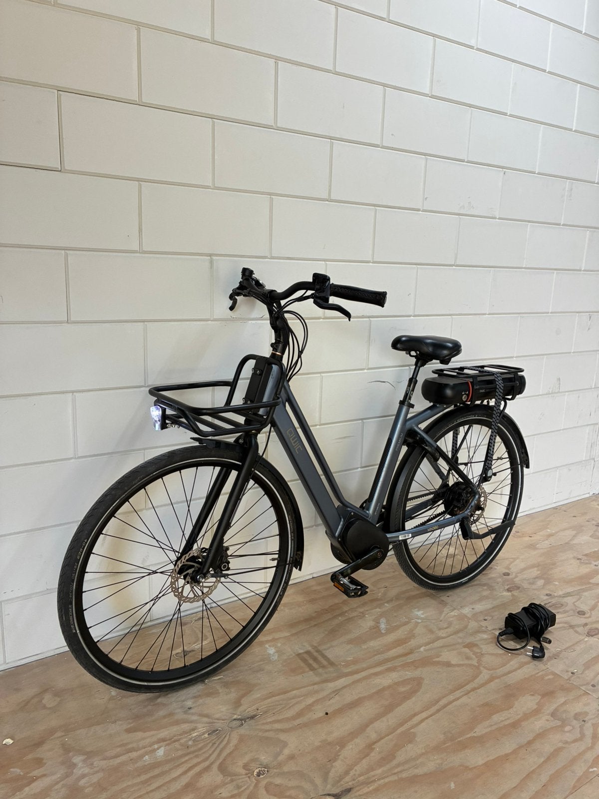 Qwic Premium MN380 elektrische fiets Dames 53, 53 tot 56 cm, Zo goed als nieuw, Schijfrem, Ophalen