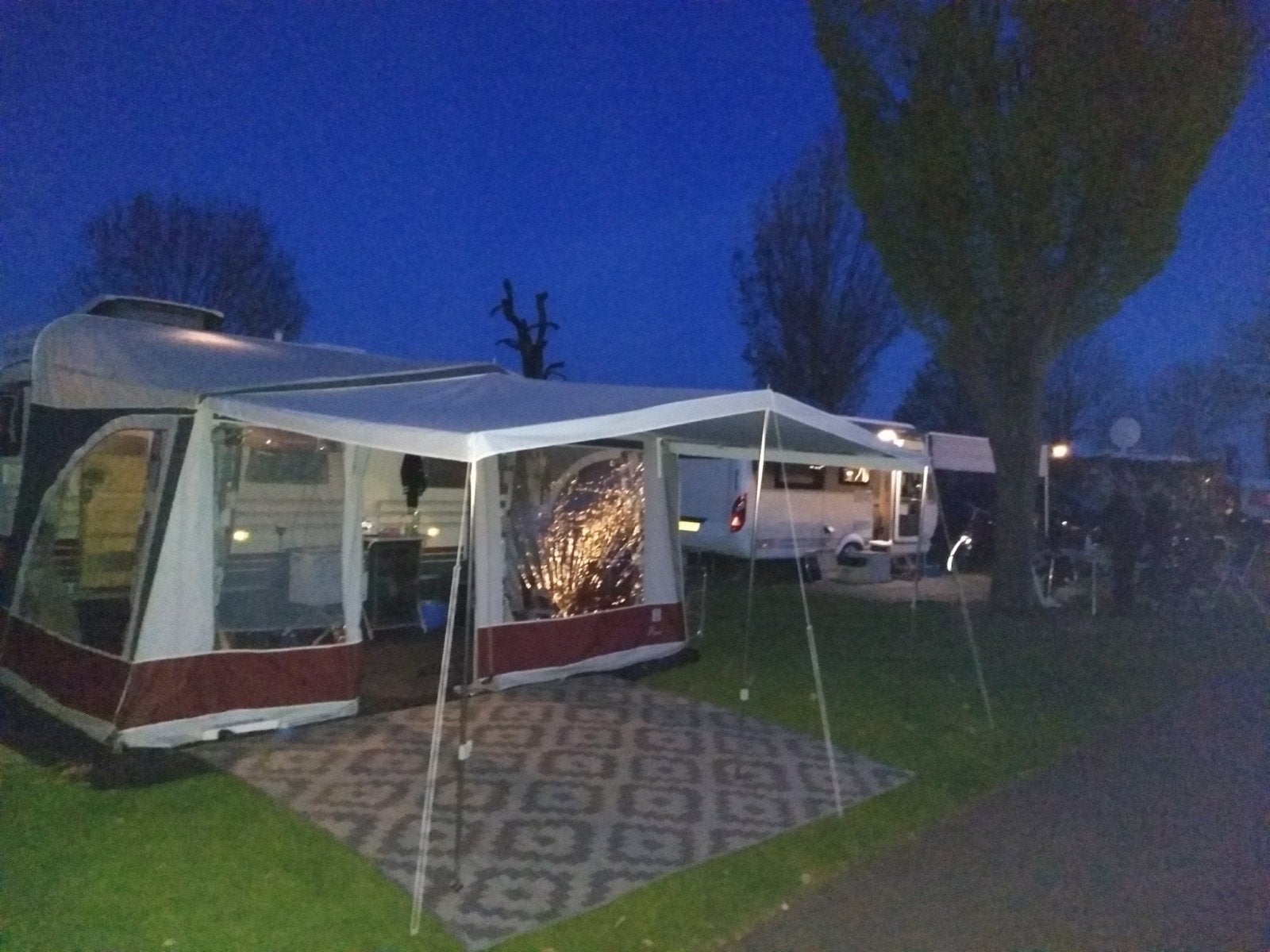 Home-Car Racer 39 (2003) met Mover, Frans bed en voortent, Caravans en Kamperen, Caravans, Home-car, Rondzit, Frans bed, 750 - 1000 kg