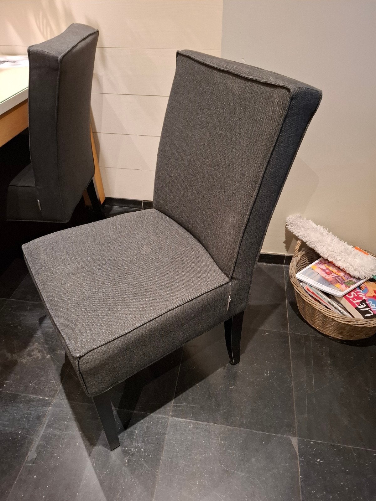 4 stukstijlvolle eetkamerstoel - Grijs stoffen bekleding, Huis en Inrichting, Ophalen, Gebruikt, Modern, Klassiek, Hout