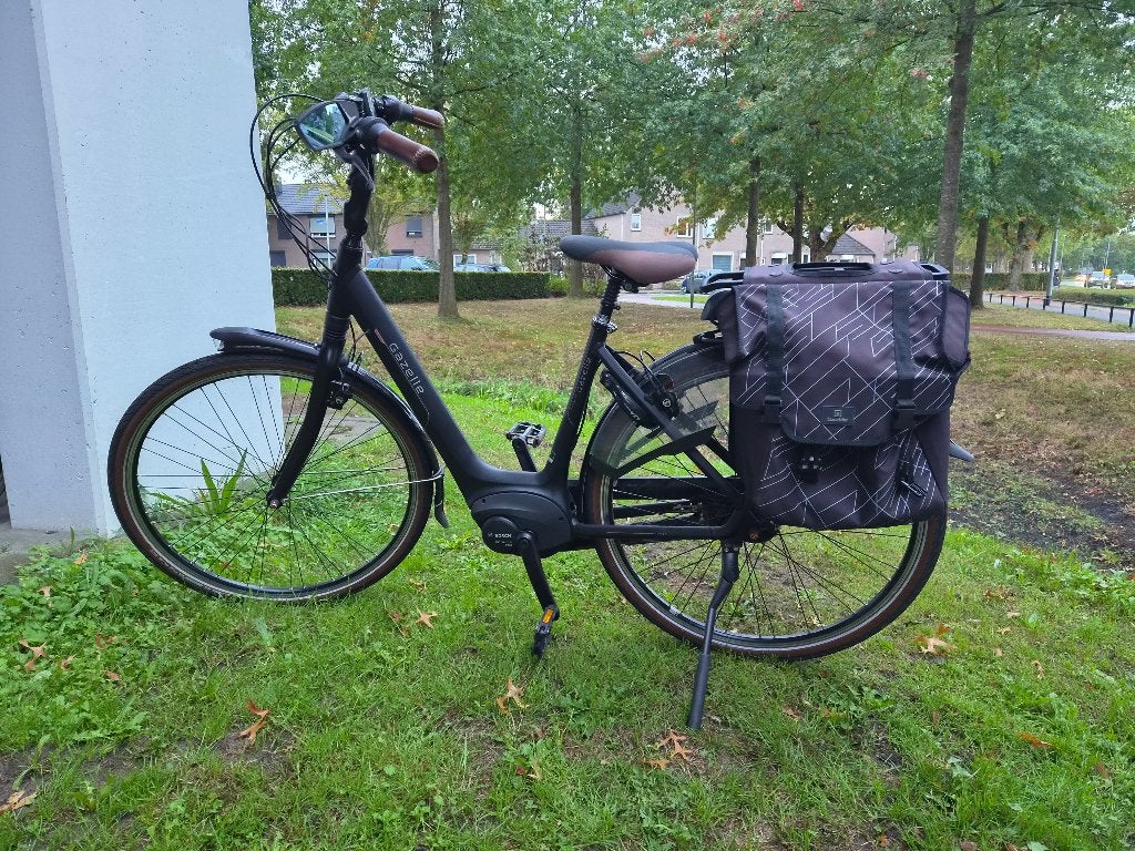Foto 2 van ZGAN electrische fiets Gazelle Orange C8/ 695 km op teller