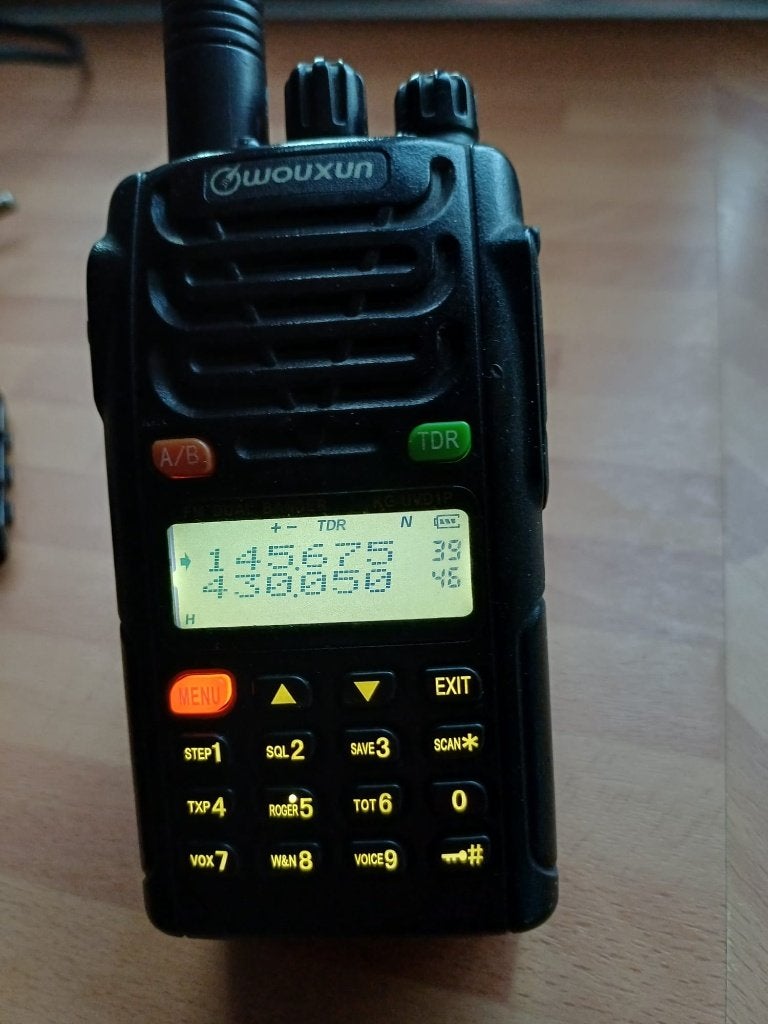 Wouxun KG-UVD1P dualband portofoon, Telecommunicatie, Zenders en Ontvangers, Verzenden, Gebruikt, Zender en Ontvanger