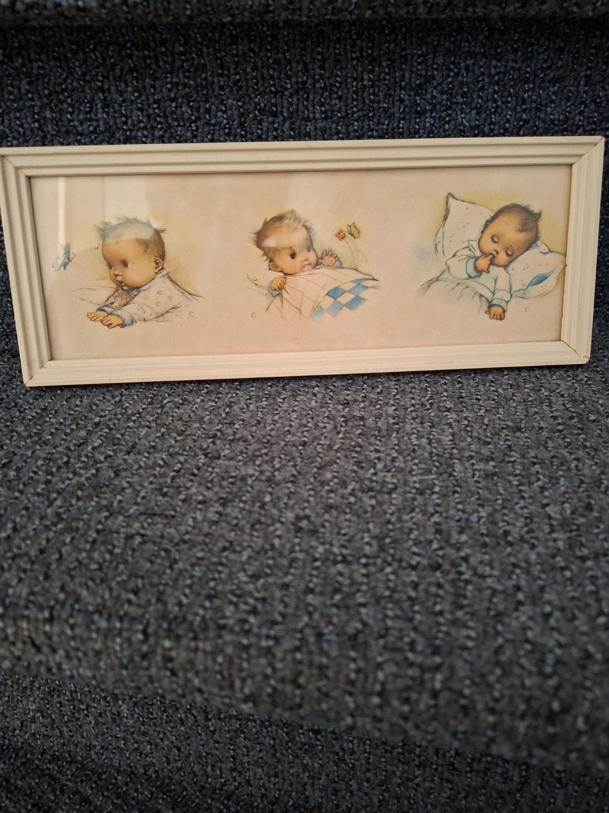 Vintage baby prentjes in lijst - schattige illustraties, Gebruikt, Ophalen of Verzenden, Print, 5 – 50