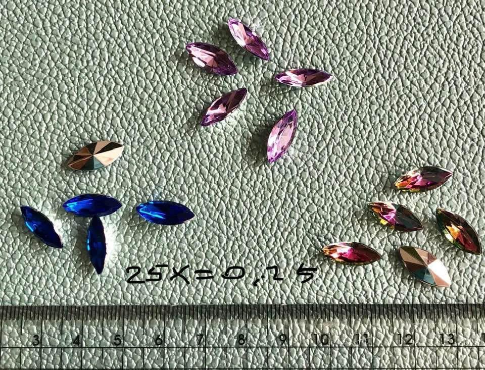 Strassteentjes 25x is 0,25. 3 kleuren 50 stuks mix 0,40, Ophalen of Verzenden, Nieuw
