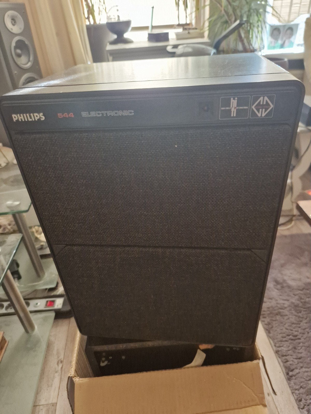 Philips 544 MFB Electronic Luidsprekers, Ophalen