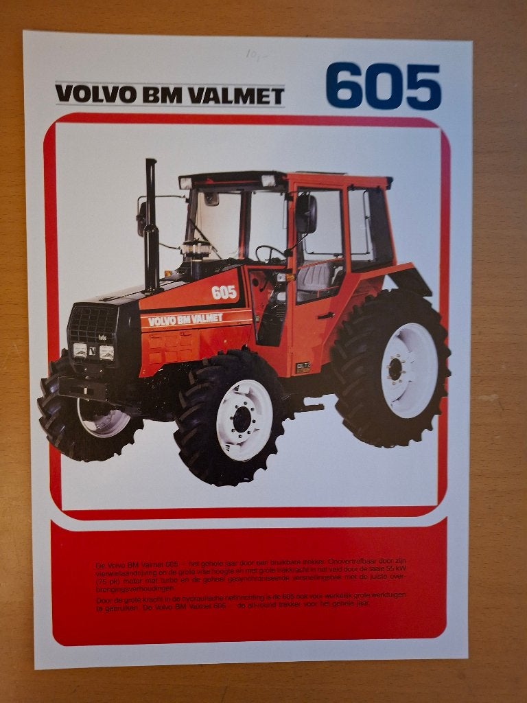 Folder Volvo BM Valmet 605 Nederlandstalig, Ophalen of Verzenden, Gelezen, Tractor en Landbouw