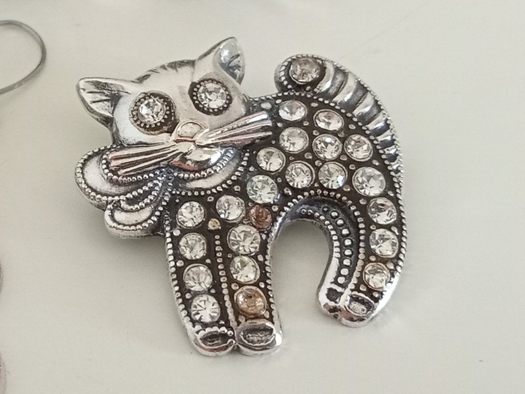 Vintage verzilverd Art Deco strass poes broche Pierre Bex, Overige materialen, Gebruikt, Minder dan 4 cm, Ophalen of Verzenden