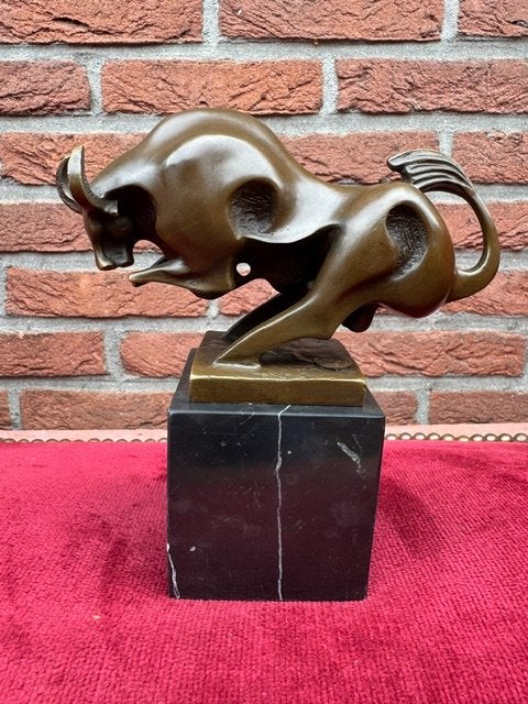 bronzen beeld, fraai vormgegeven woeste stier, Ophalen of Verzenden, Brons