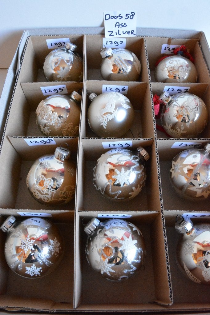Kerstballen zilver Doos 58, Ophalen of Verzenden, Zo goed als nieuw