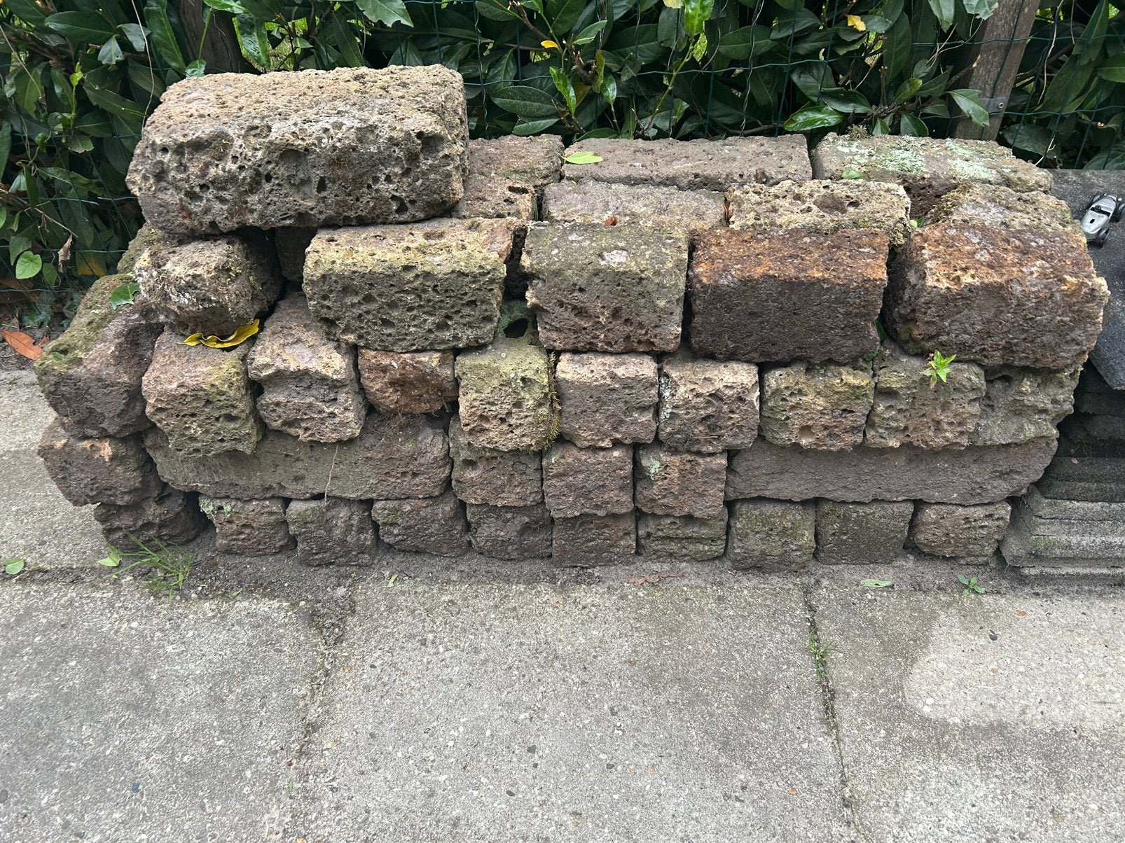Tufsteen / stapelblokken, Tuin en Terras, Ophalen, Gebruikt