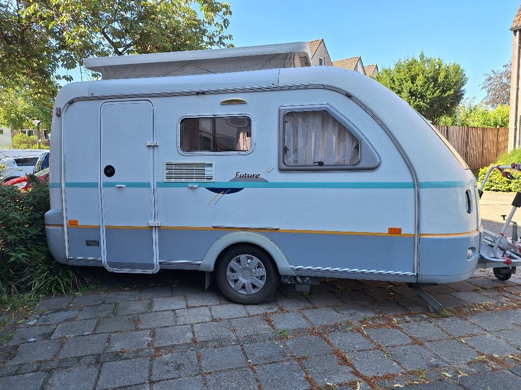 Eriba Future 430 met voortent en mover, Caravans en Kamperen, Caravans, Standaardzit, Dwarsbed, Ringverwarming, 750 - 1000 kg