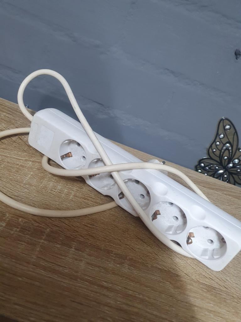 Witte stekkerdoos met 5 stopcontacten, Ophalen of Verzenden, Gebruikt
