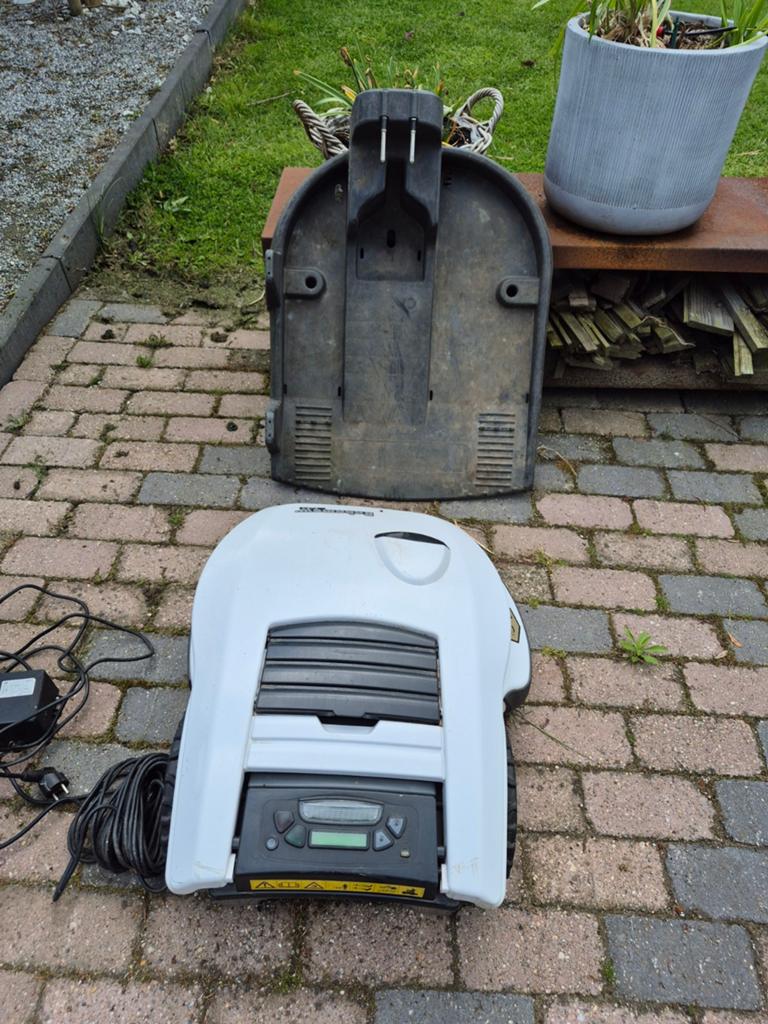 Robotmaaier Robomow RM510 wit, Ophalen, Gebruikt, Robomow, Met regensensor