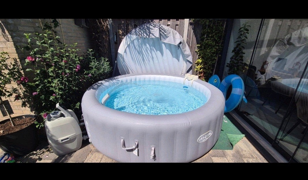 BESTWAY Lay z spa Grenada incl bekers/fontein, Ophalen, Zo goed als nieuw, Filter, Opblaasbaar