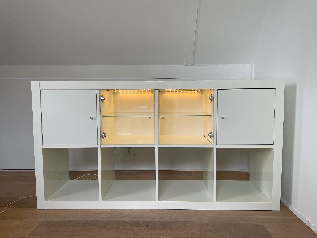 IKEA KALLAX kast hoogglans wit 4x2 2x vitrine & led, 2x deur, Ophalen, Met deur(en), 100 tot 150 cm, Glas