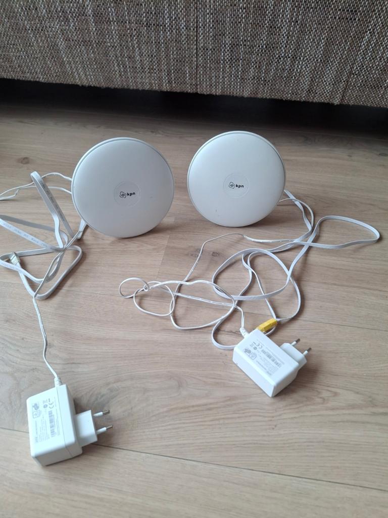 KPN SuperWifi punten (2 stuks) met adapters, Computers en Software, Routers en Modems, Ophalen of Verzenden, Zo goed als nieuw
