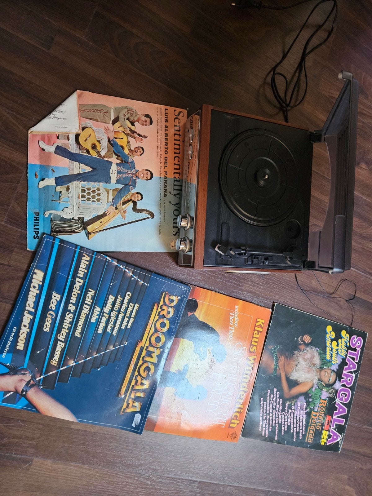 Soundmaster Platenspeler met Radio en Speakers, Ophalen of Verzenden, Gebruikt, Platenspeler, Overige merken