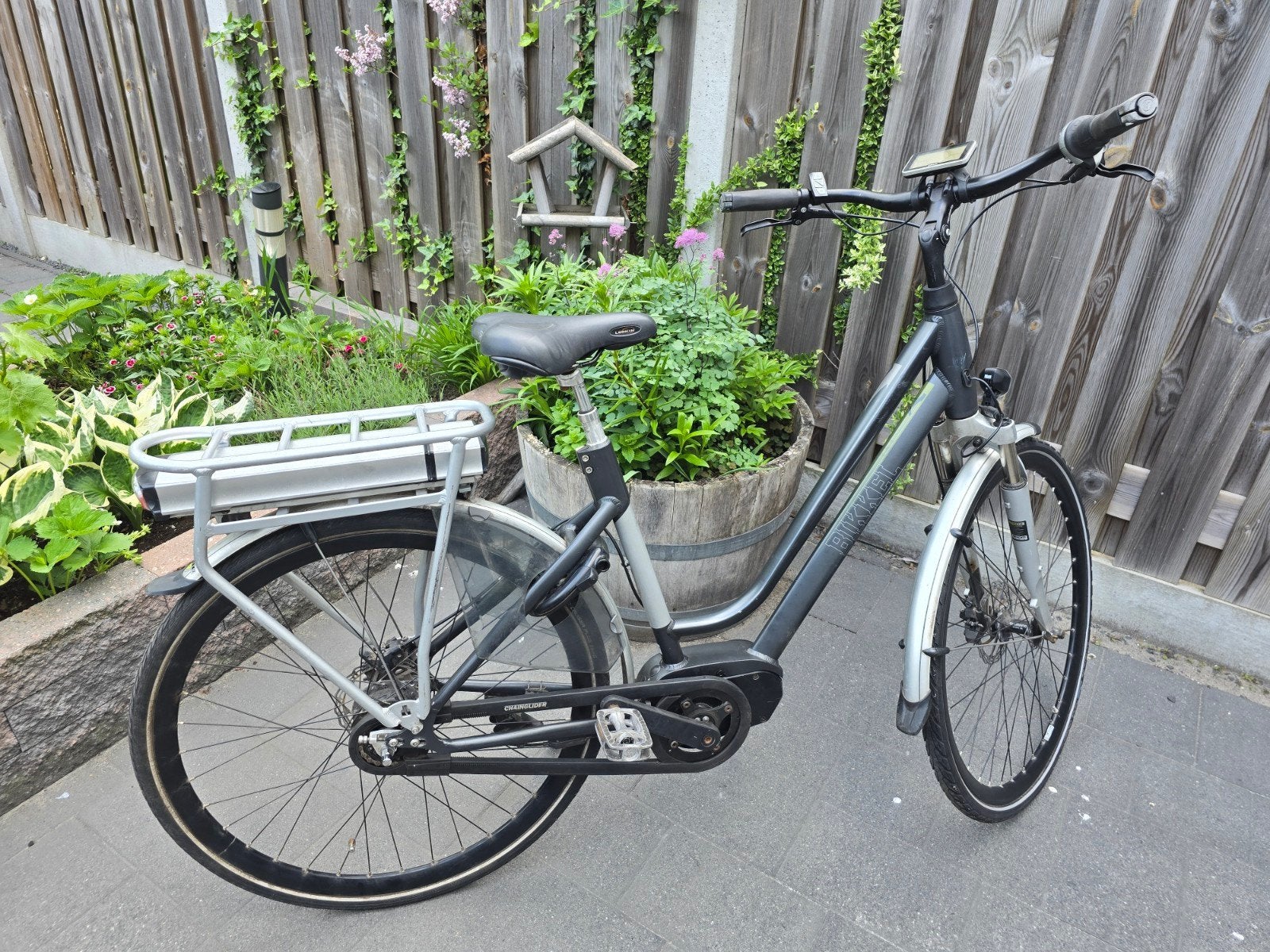 Nette Bikkel I Bee E-bike - 28 inch, 50 cm frame, 8 versn., 47 tot 51 cm, Ophalen, Zo goed als nieuw, Overige merken