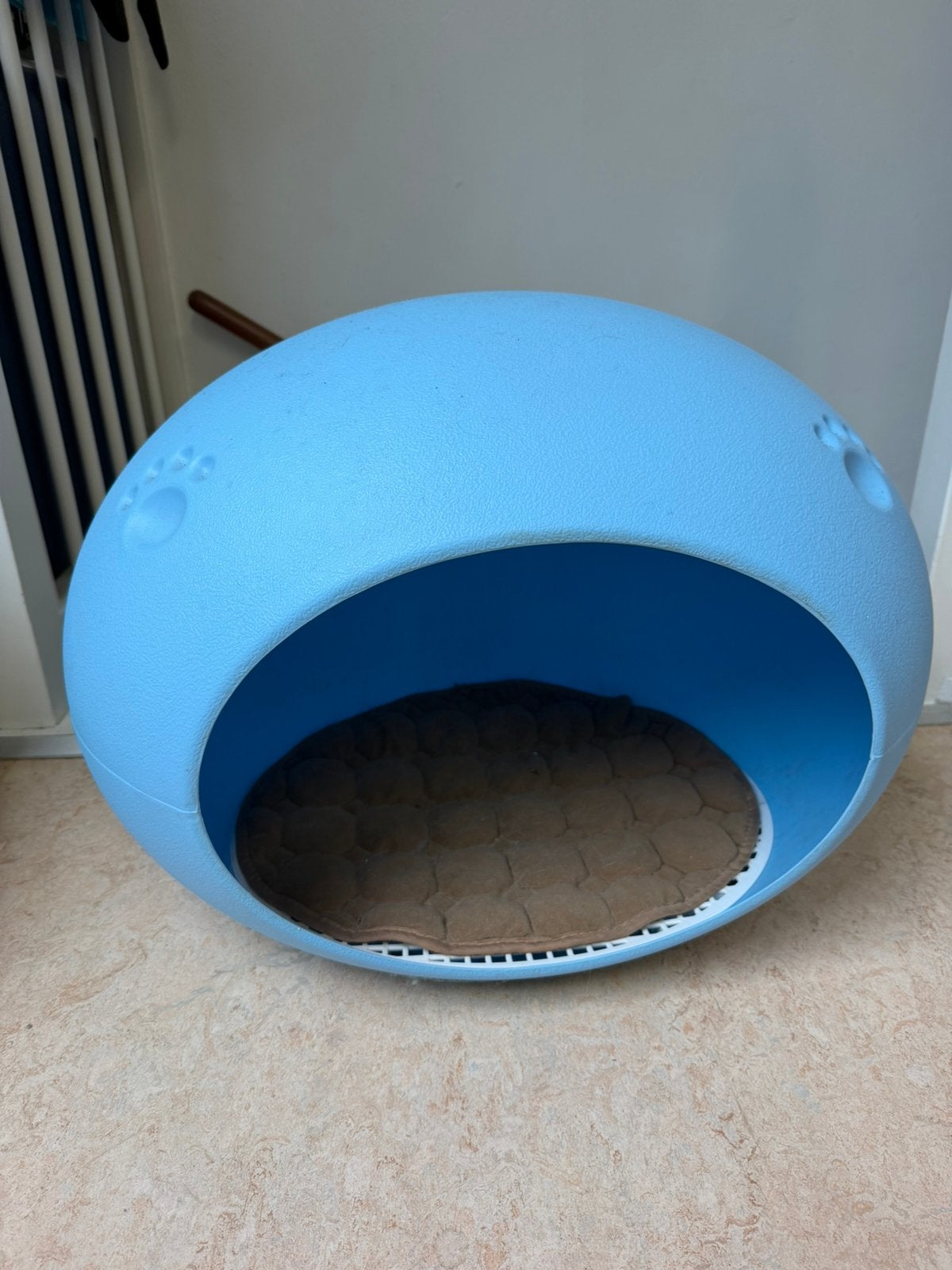 Katten bak in vorm van een ei, Ophalen, Gebruikt