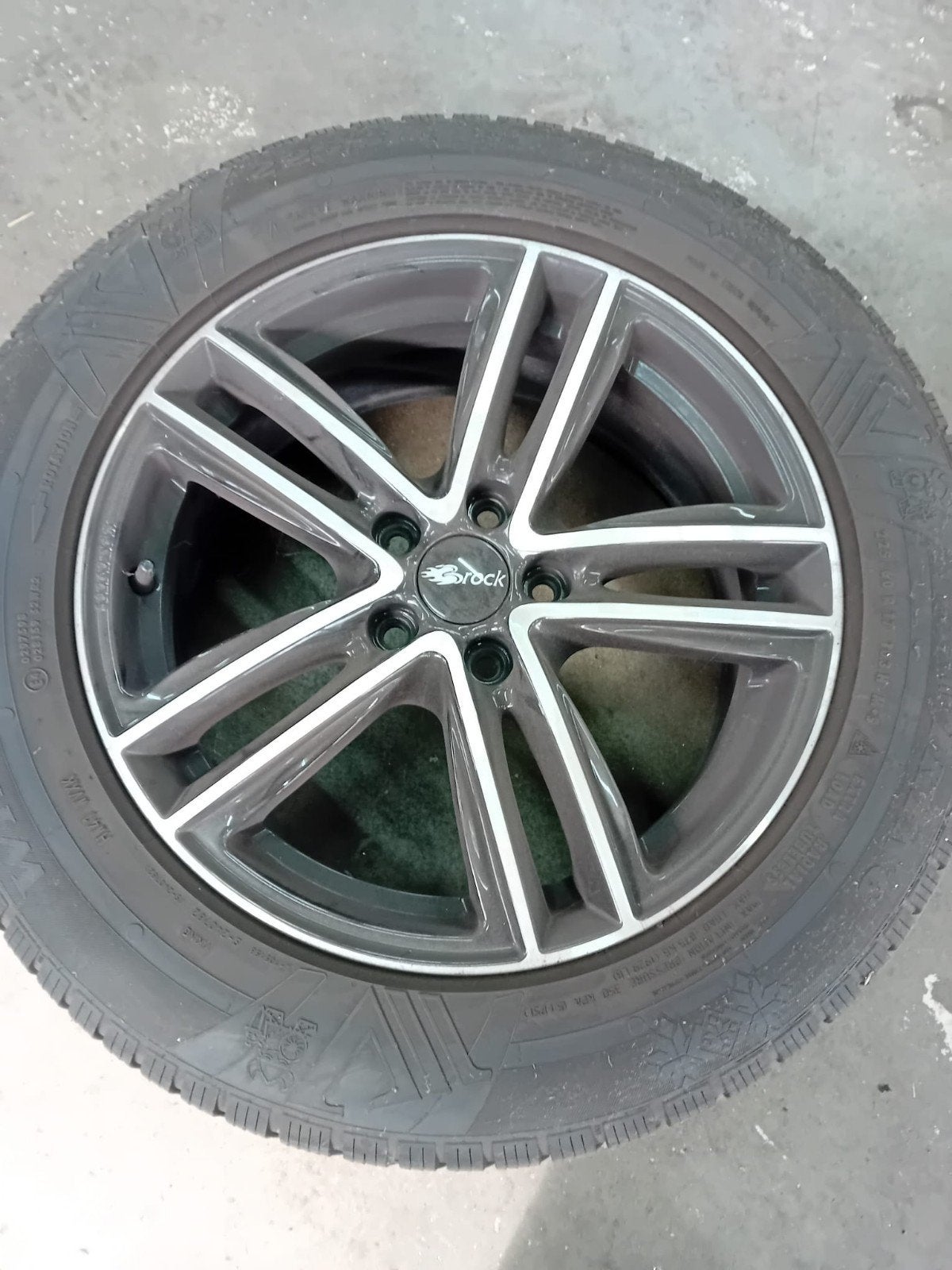Brock B32 18" winterset Ford Kuga – 225/60 R18, Ophalen, 18 inch, Banden en Velgen, Winterbanden