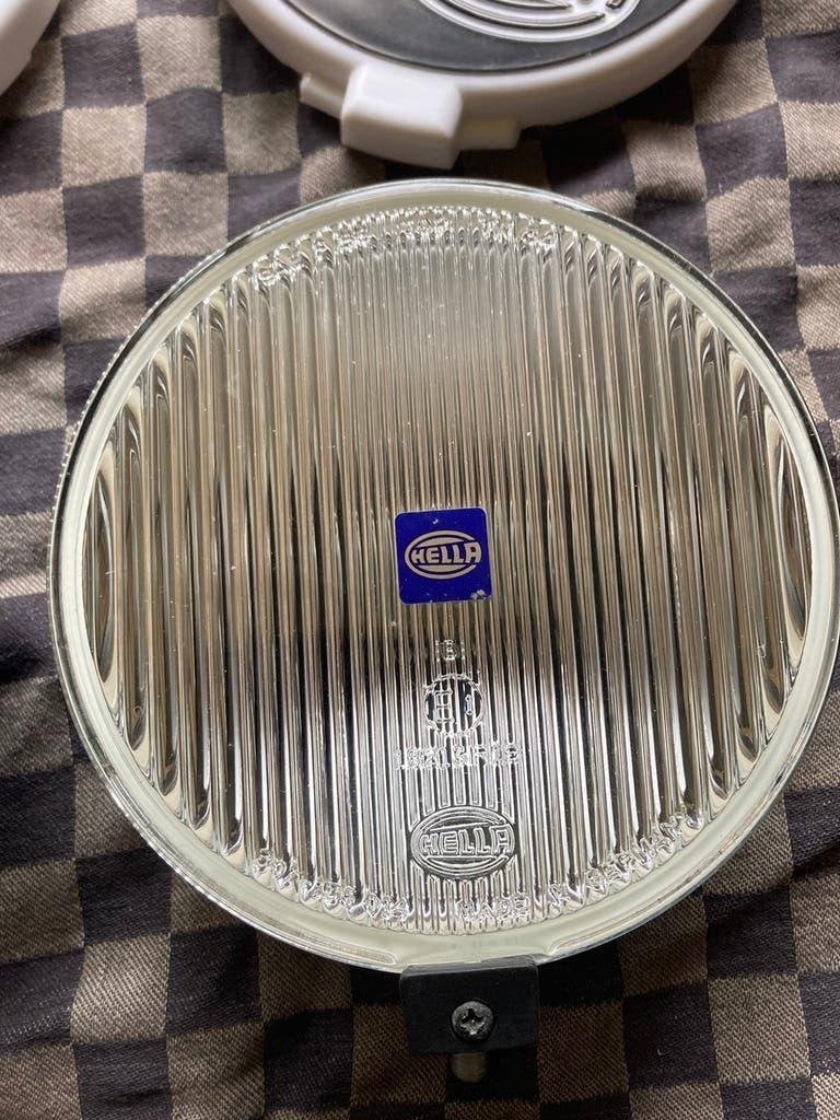 Oldtimer 2 Hella Witte mistlampen met covers type comet 500, Auto-onderdelen, Ophalen of Verzenden, Gebruikt