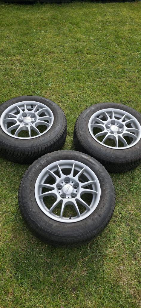 3x 15-inch lichtmetalen velg met goede band 195/65 R15, Auto-onderdelen, Banden en Velgen, Ophalen, Gebruikt, 15 inch, All Season