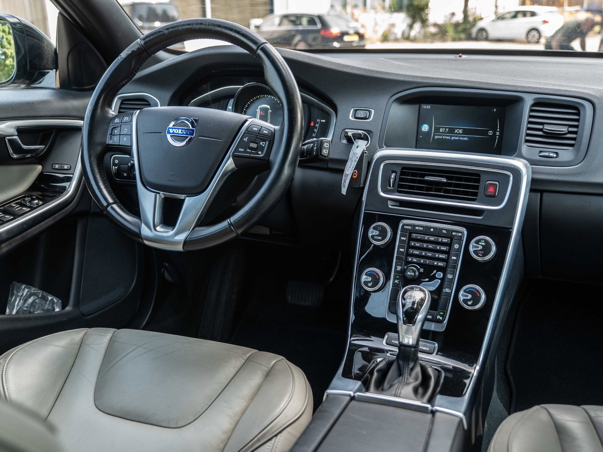 Volvo V60 2.4 D5 Twin Engine Special Edition - STOEL VERW -, Automaat, Euro 6, Vierwielaandrijving, 1880 kg