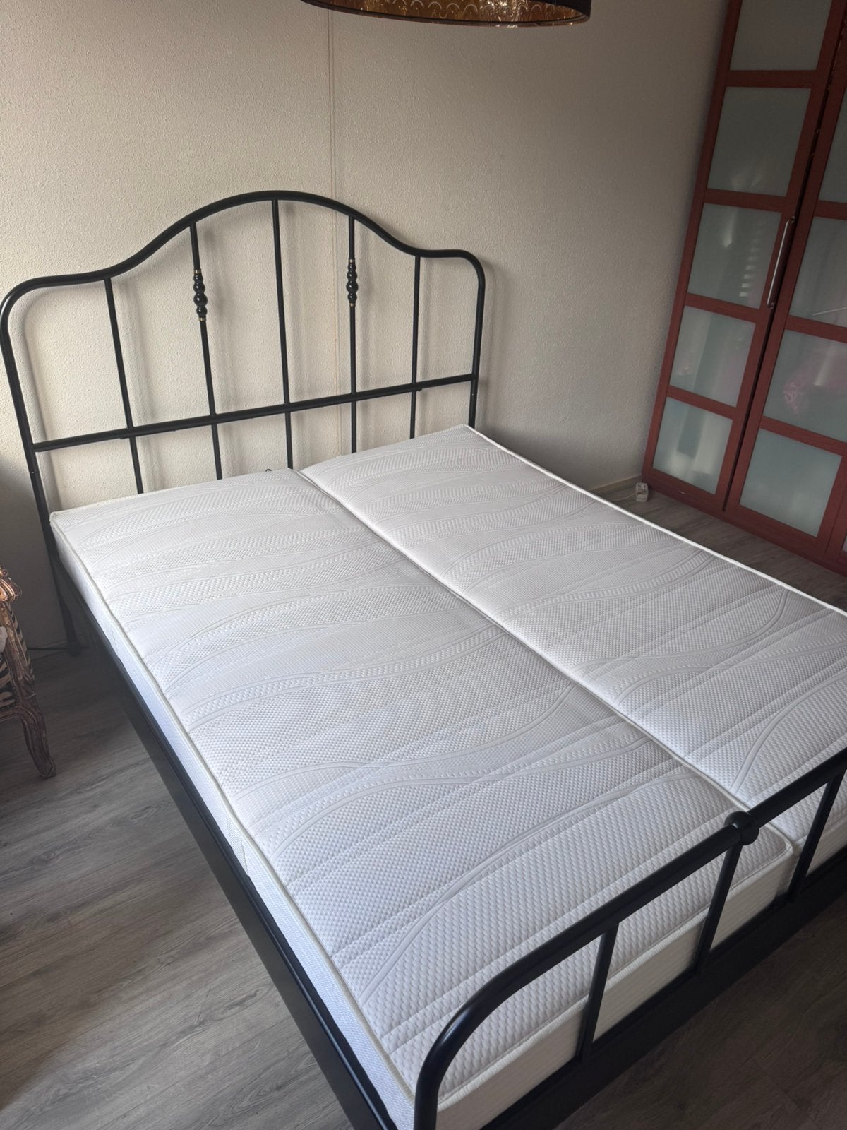 Metalen tweepersoonsbed 160 x 200 met ZGAN matrassen, Ophalen, Zwart, Tweepersoons, Zo goed als nieuw
