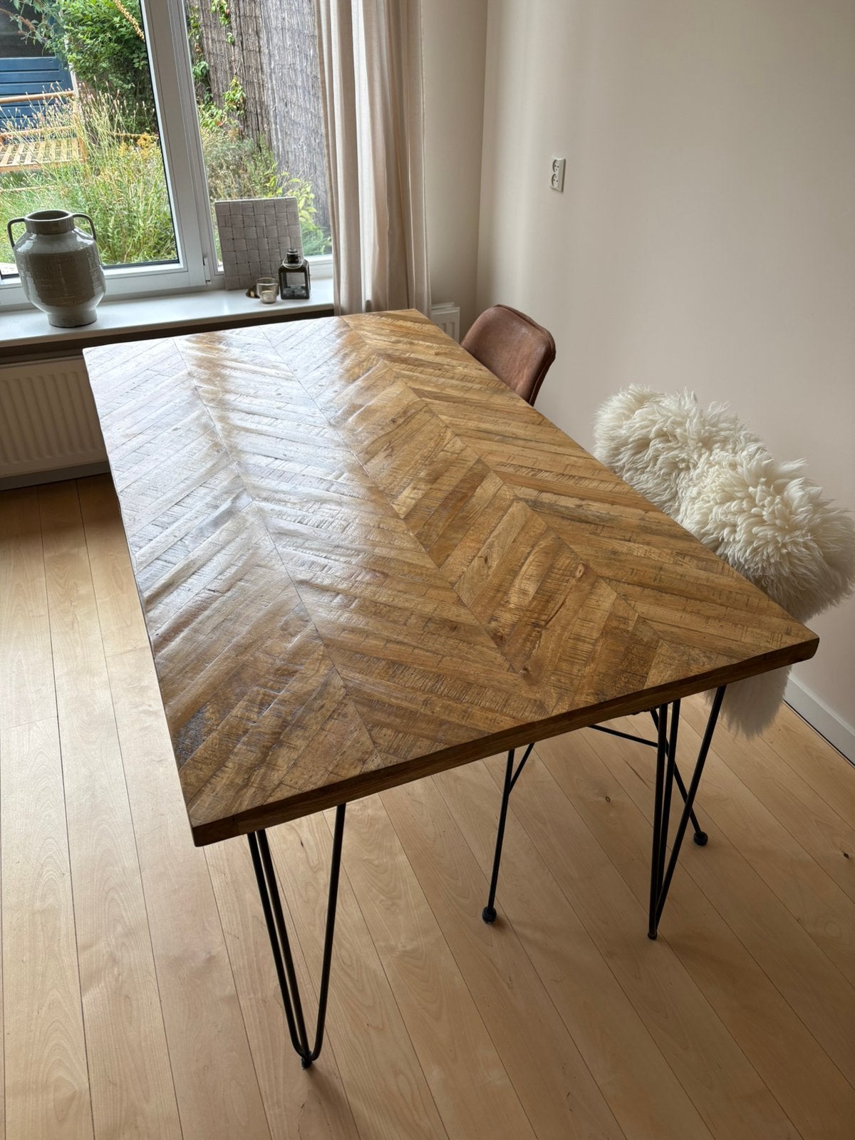 Visgraat tafel (160 cm) Giga Meubel, Huis en Inrichting, Tafels | Eettafels, Ophalen, 50 tot 100 cm, Zo goed als nieuw, 150 tot 200 cm