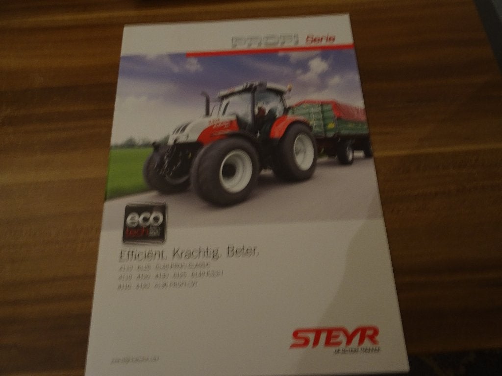 Twee Steyr Profi Serie trekkers folders, Boeken, Ophalen of Verzenden, Nieuw, Folder