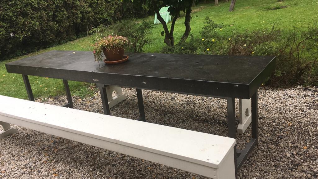 UNIEK massief belgisch hardstenen tuintafel, Ophalen, Zo goed als nieuw, Rechthoekig, Overige materialen