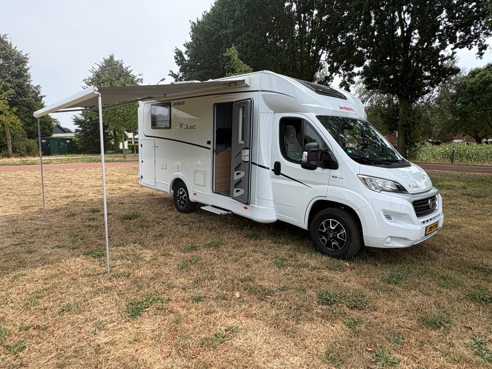 Detleffs Just 90 6812 EB Enkele bedden Hefbed 2xAirco enz., Automaat, Fiat, Diesel, Particulier