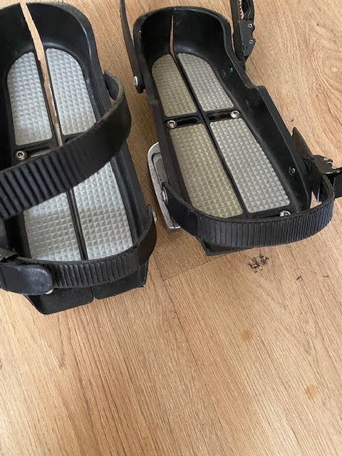 Van Raam Schoenfixatie., Ophalen