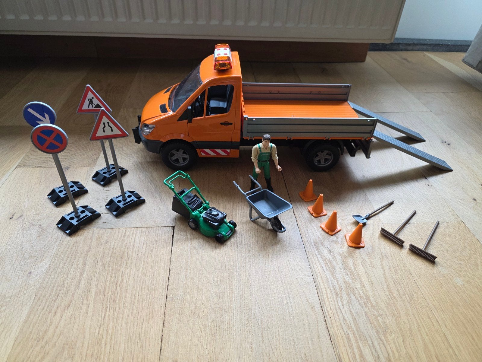 Bruder werkauto Mercedes MB Sprinter met veel accessoires, Ophalen, Zo goed als nieuw