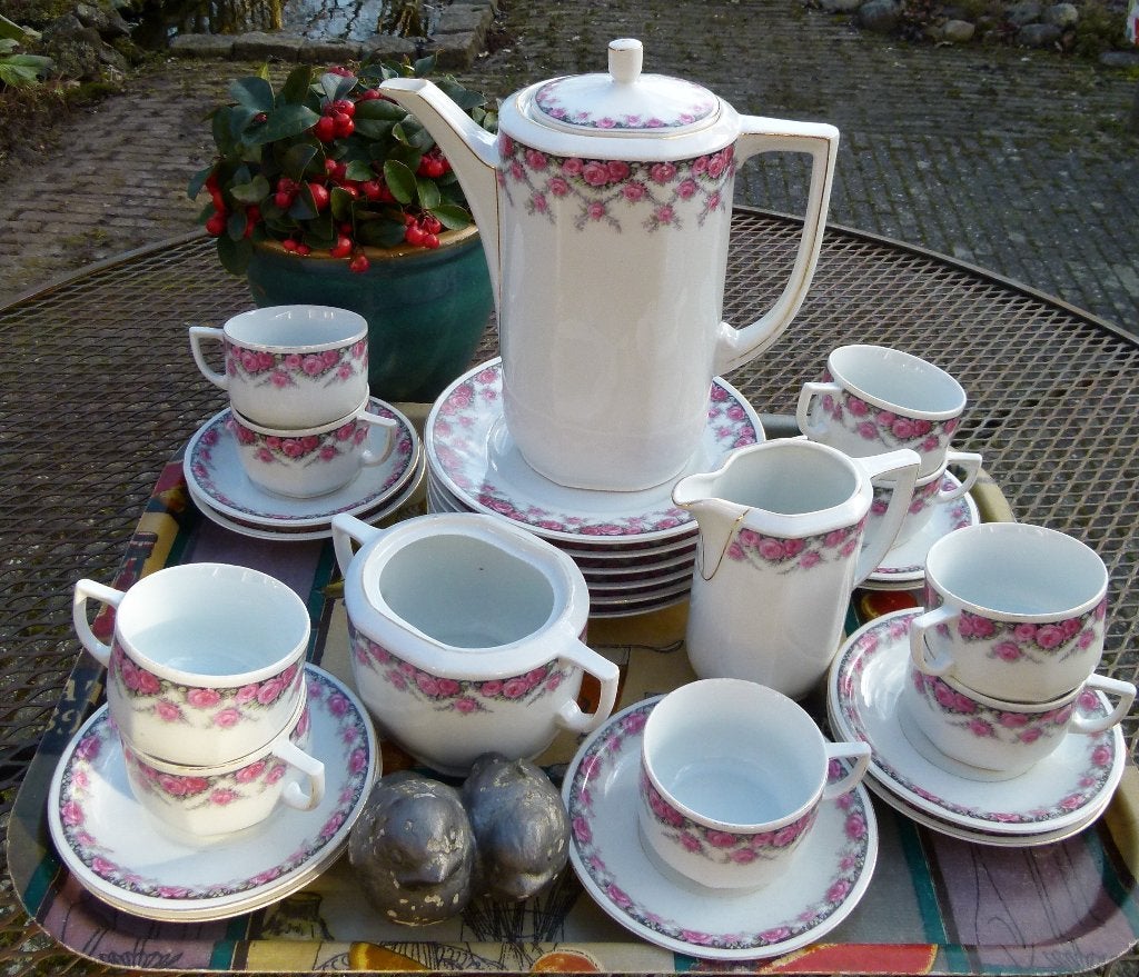 Prachtig Franse Roze / Rode Roosjes Brunch Servies, Overige merken, Nieuw, Ophalen of Verzenden, Overige stijlen
