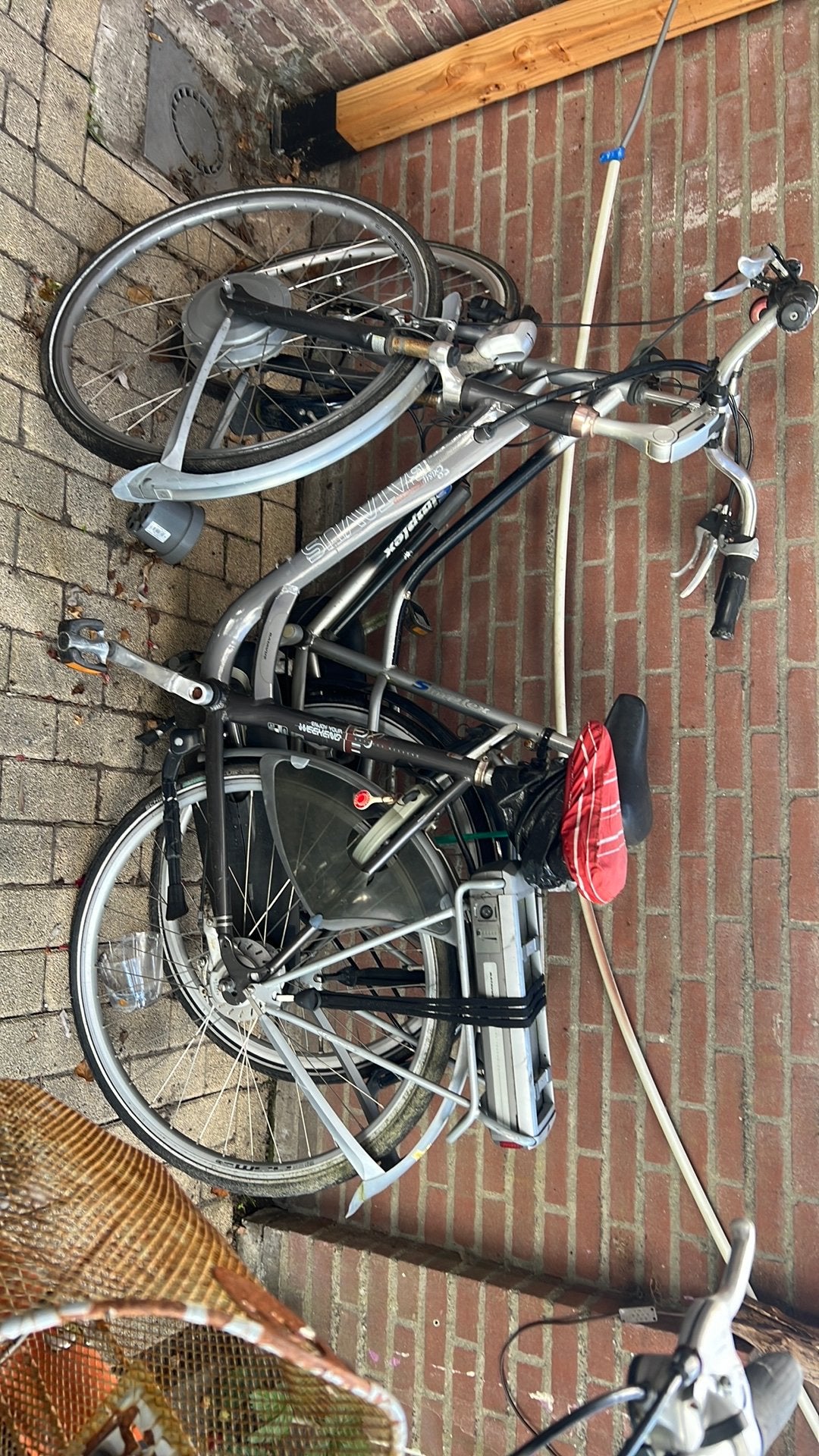 Batavus en een Sparta elektrische fiets, Ophalen, Zo goed als nieuw, 20 inch of meer, Batavus