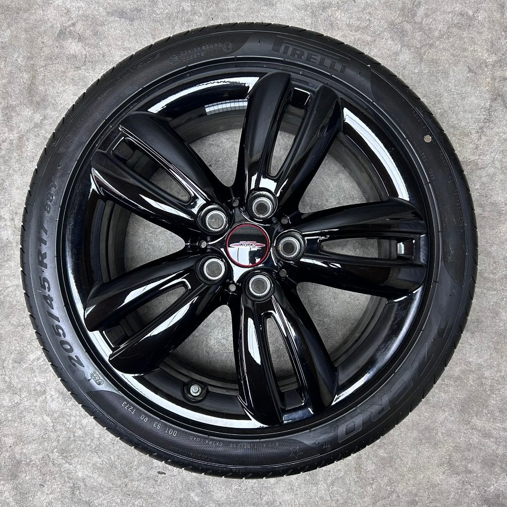 17 inch originele JCW velgen + zomerbanden Mini Cooper 501, Gebruikt, Mini, 17 inch, Band(en)
