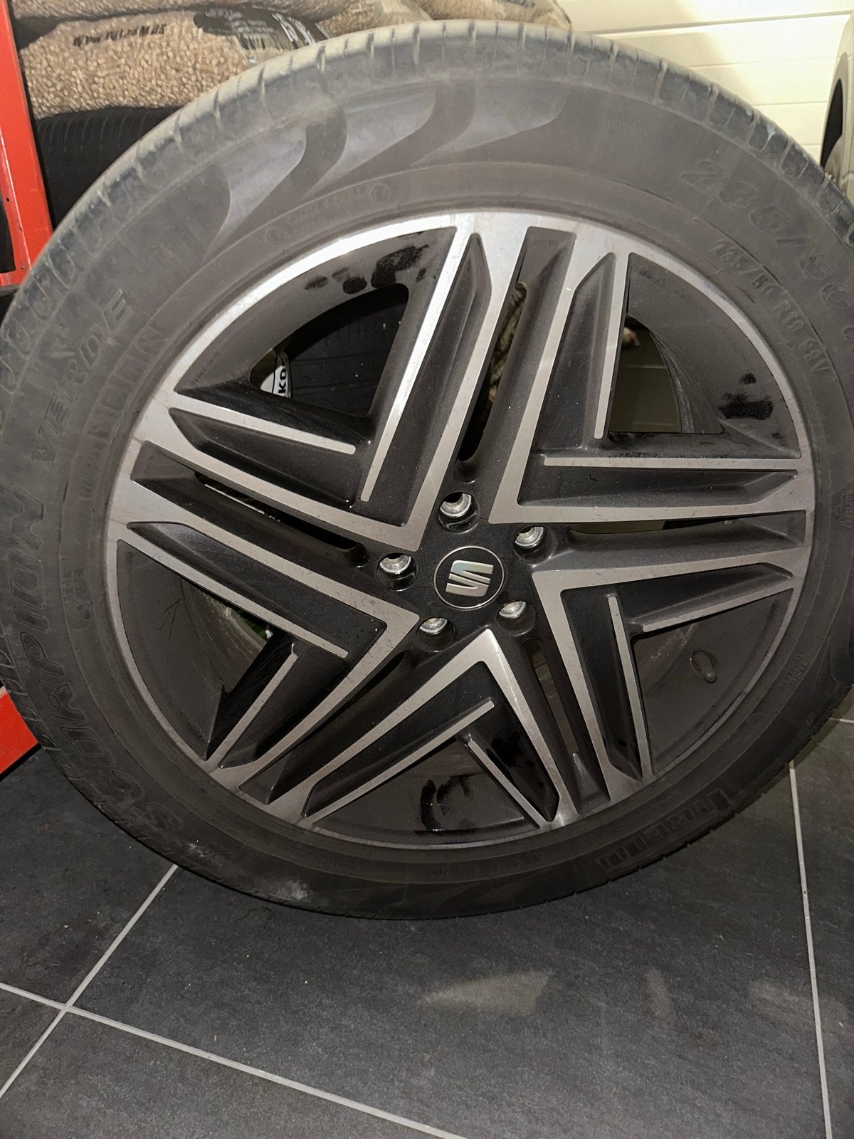 Originele Seat zomerbanden met velgen 235/50 R19, Auto diversen, Auto-accessoires, Ophalen, Gebruikt
