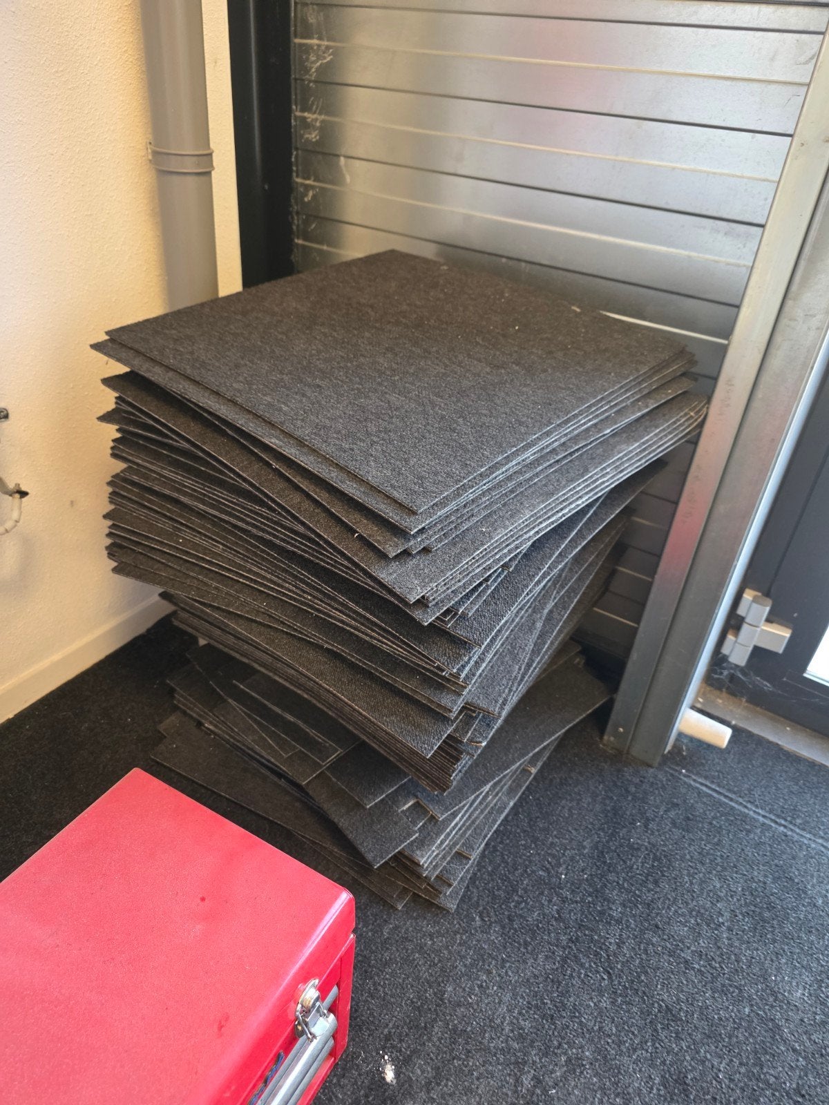 hoge kwaliteit tapijt tegels 50x50cm 50m2 zo goed als nieuw, Ophalen, 200 cm of meer, 200 cm of meer, Kwaliteit
