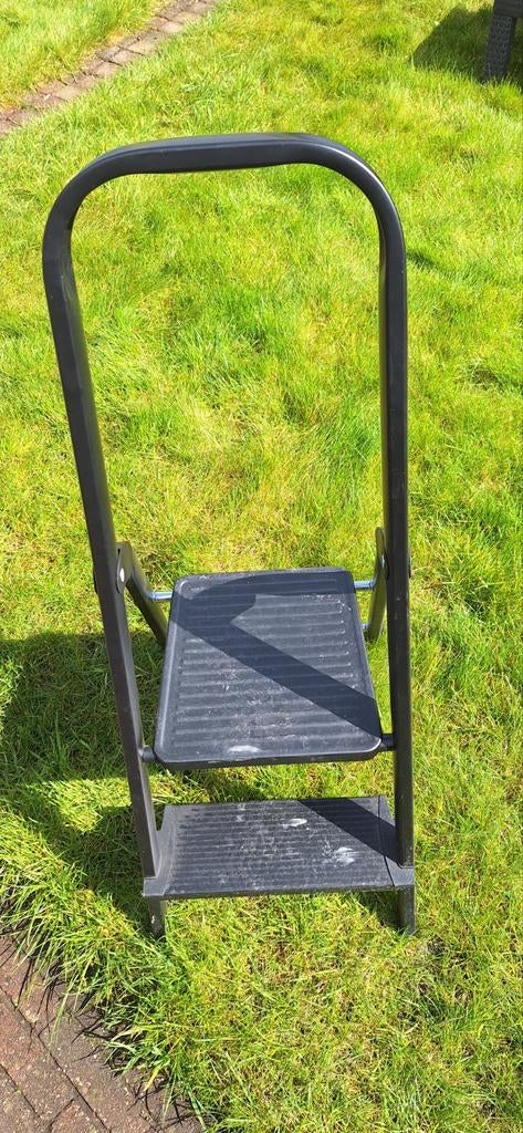 Altrex keukentrap 1 treeds met plateau, niet veel gebruikt!, Ophalen of Verzenden, Gebruikt, Minder dan 2 meter