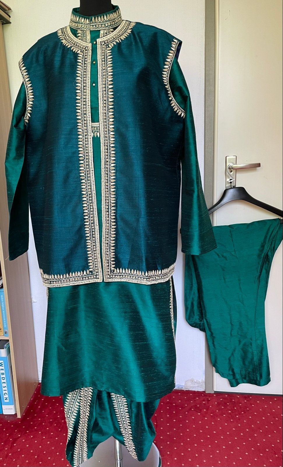 Authentieke Indiase herenkleding - 4-delig, donkergroen, Ophalen of Verzenden, Nieuw
