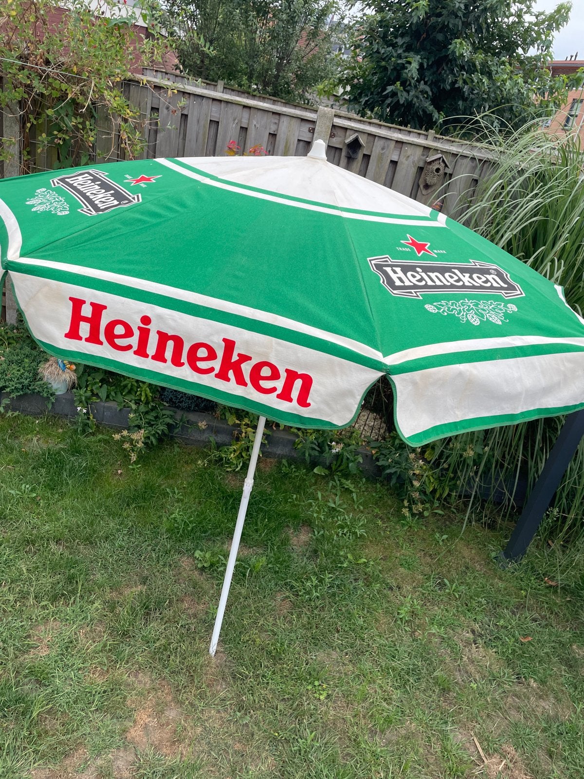 Vintage Heineken parasol - Gebruikt, Tuin en Terras, Parasols, Ophalen of Verzenden, Gebruikt, 1 tot 2 meter, Stokparasol