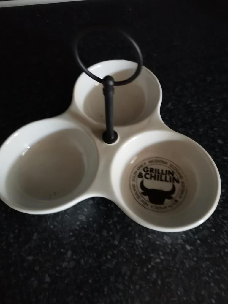 Grill schaaltje met 3 vakken en handvat, Gebruikt, Porselein of Keramiek, Schaal, Ophalen of Verzenden