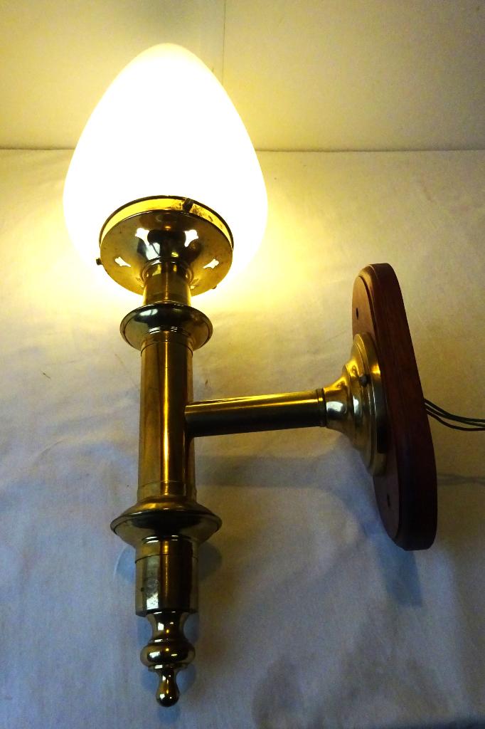 Zeer mooie lamp totale hoogte 64 cm, Antiek en Kunst, Verzenden
