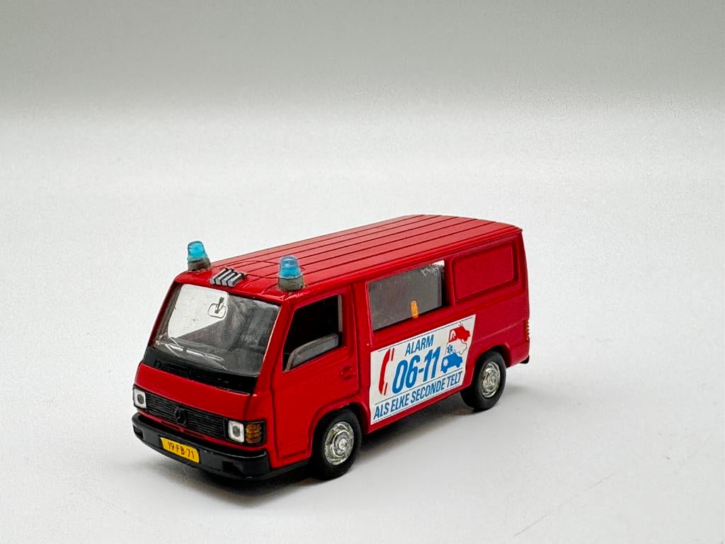 MERCEDES BENZ BRANDWEER BUS, NZG, Gebruikt, ., Ophalen of Verzenden