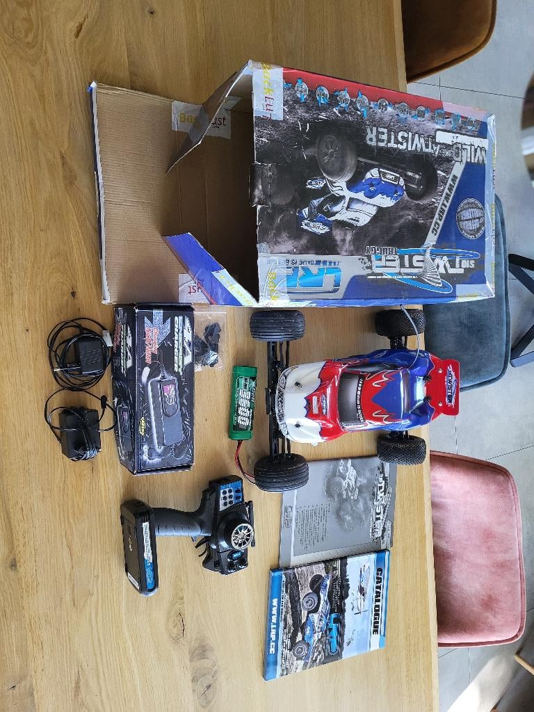 Afstands bestuurbare auto Twister, Gebruikt, Auto offroad, RTR (Ready to Run), Overige schalen