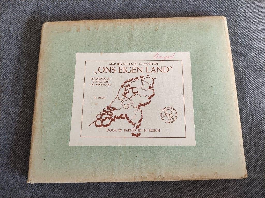 Oude landkaarten behorende bij werkatlas Nederland, Gelezen, Overige atlassen, Ophalen of Verzenden, 1800 tot 2000